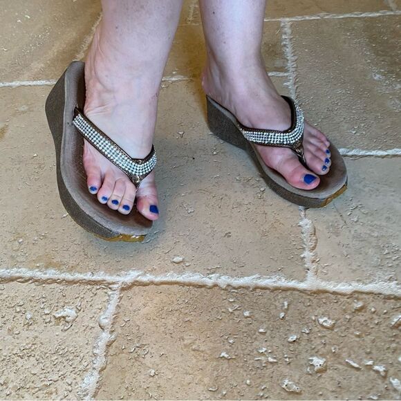 Volatile Women's Fairy Dust Wedge Sandal Sz 7 - Picture 8 of 9